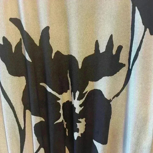 Ramy Brook Ingrid Black White Floral Flutter Sleeve Tiered Mini Dress. - Picture 14 of 14